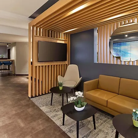 B&B Hotel Koeln-Airport-2